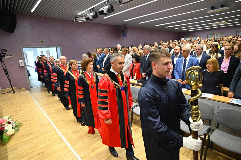 МУ-Варна отличи учени и преподаватели за 24 май